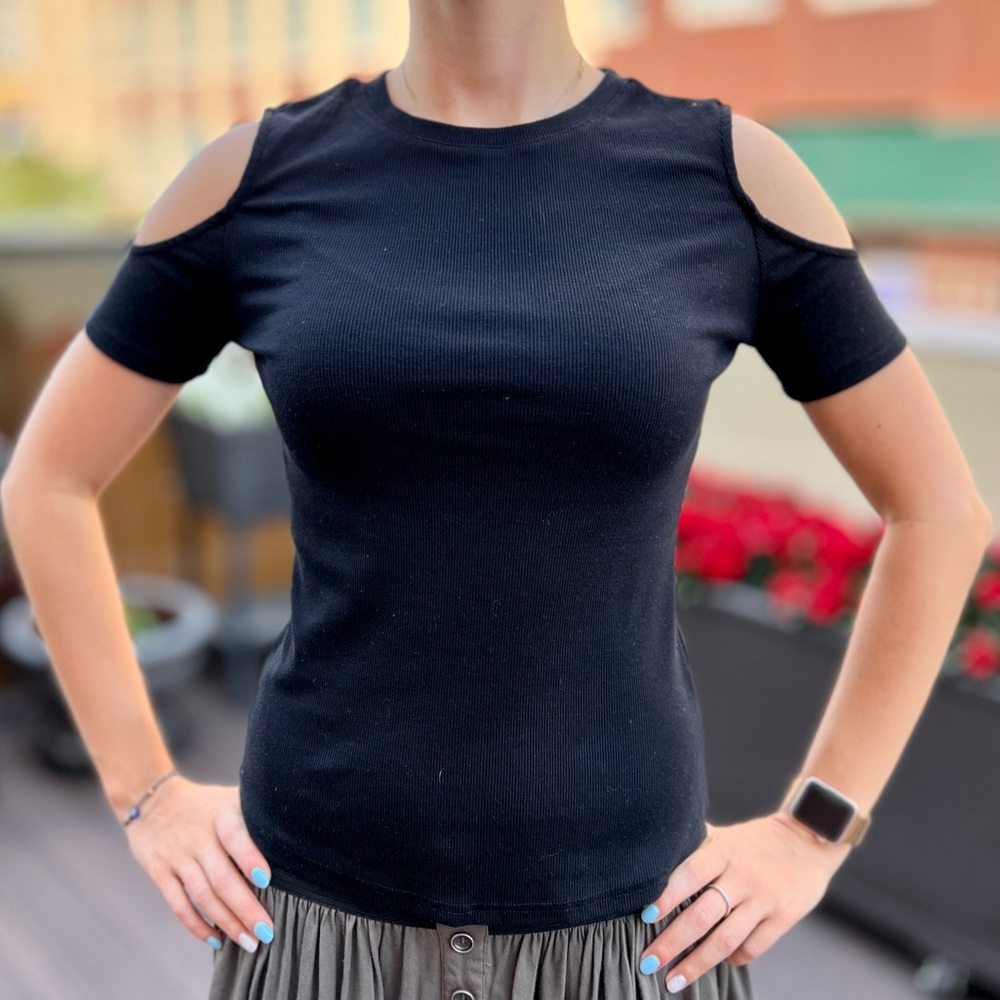 Befree black shirt with cut out shoulders short Sleeve Womens Small Top